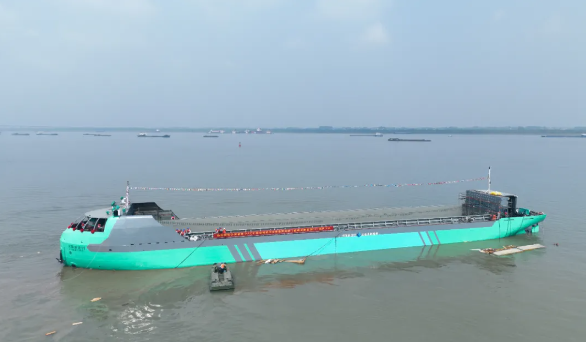 全球首款！PACK换电电动船舶“河豚蔚蓝02”正式发布