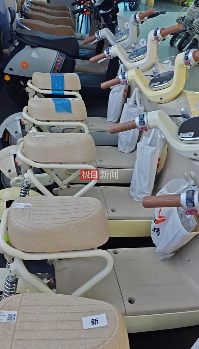 实探电动车门店：多款新国标车涨价数百，老国标车当二手车降价处理，有品牌称可以免费加儿童座椅