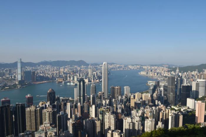 明珠更是璀璨时——2025年香港由治及兴迈出新步伐